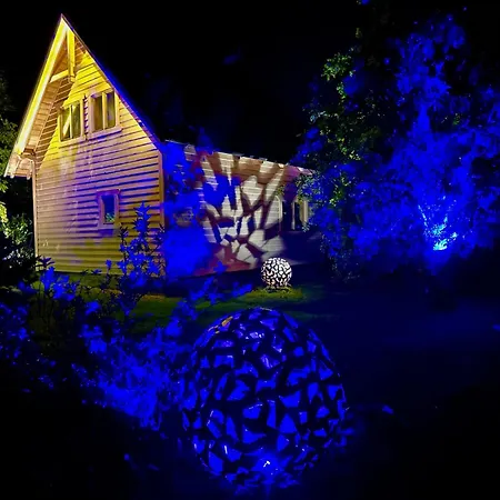 Seausasino - Luksusowe Drewniane Z Kominkami Feriehus Sasino